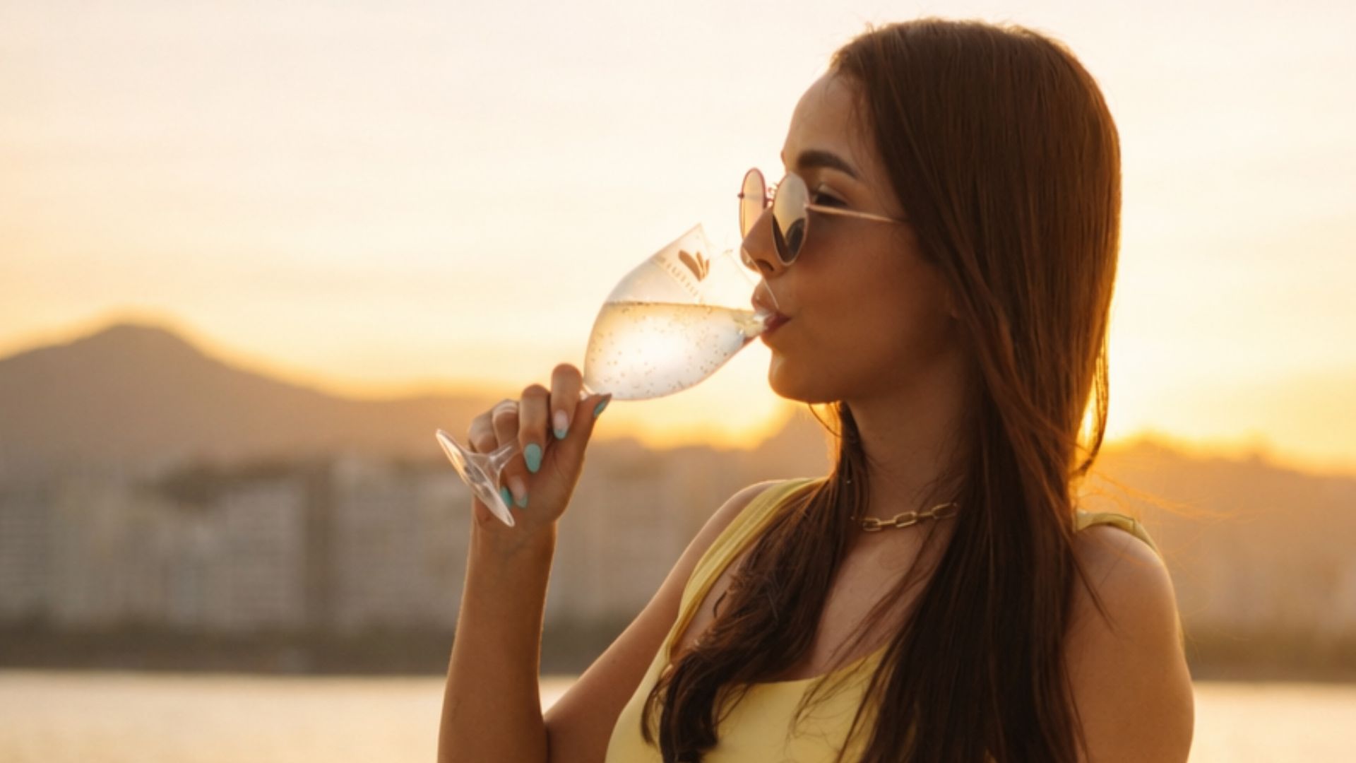 Evento corporativo em barco privativo RJ — Nível Elevado Vetor Experience